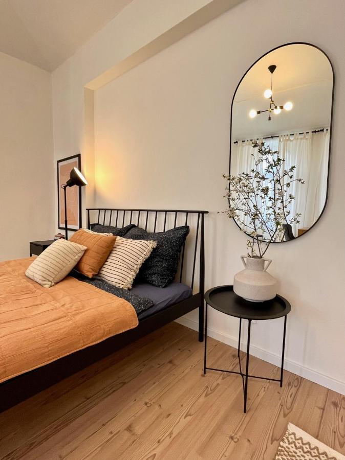 Homely Close To Metro Palmovka Apartment *