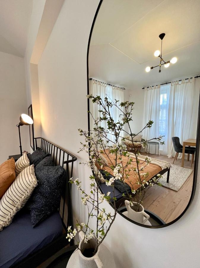 Apartment Homely Close To Metro Palmovka *